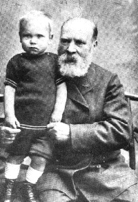 Evald Tang Christensen med sønnen Johannes