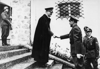Lederen af ”Den Uafhængige Stat Kroatien”, Ante Pavelic, besøger Adolf Hitler i 1941