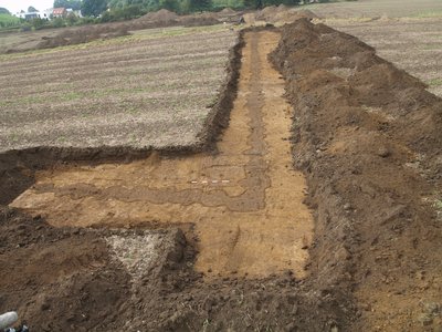 De arkæologiske spor efter palisaden i palisadens nordøstlige hjørne.