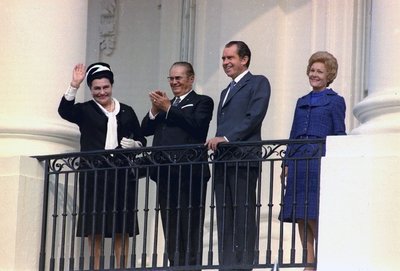 Billede af Tito og præsident Nixon under et besøg i USA i 1971