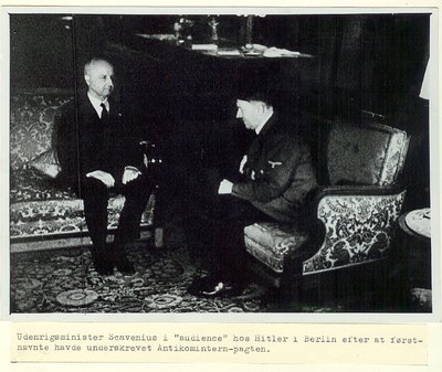 Erik Scavenius i samtale med Hitler