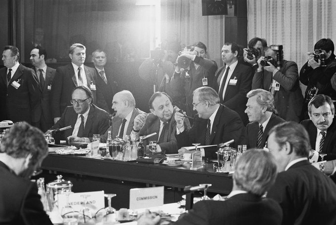 Europarådsmøde 1984 med deltagelse af Poul Schlüter og Uffe Ellemann-Jensen