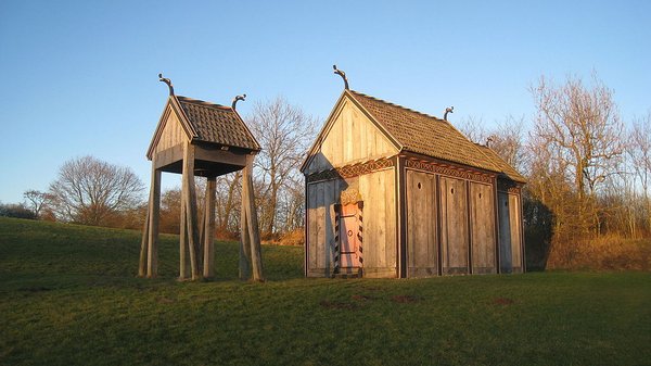 Moesgaard Museums rekonstruktion af stavkirken i Hørning