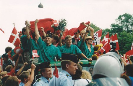 heroisk hjort Til ære for EM-finalen i fodbold 26. juni 1992