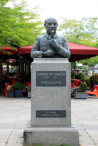 Buste af Gunnar 'Nu' Hansen