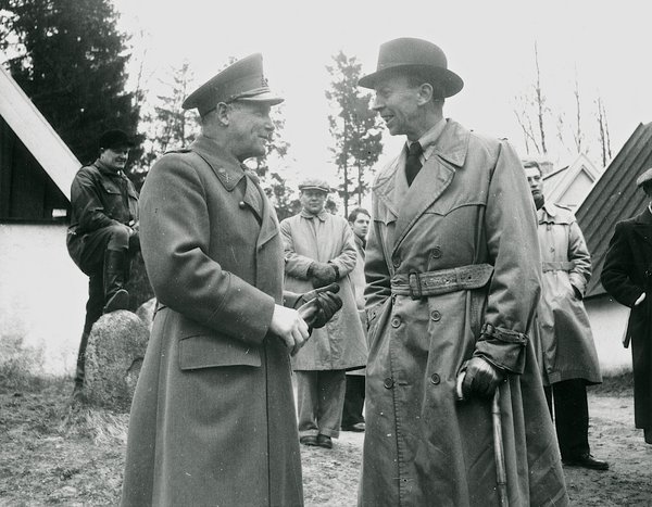 Gustav Rasmussen og uniformeret svensker