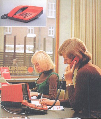 76 E telefonen vist som dataterminal i et af Danmarks første landsdækkende bank- søgesystemer