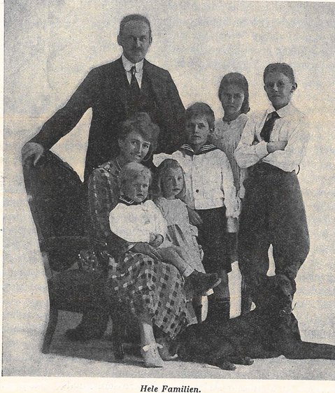 K.K. Steincke med sin hustru og sine børn