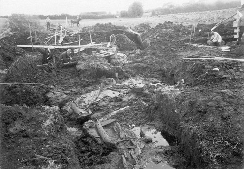 Udgravningen i Hjortspring Mose i 1921-1922