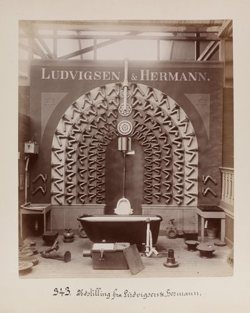 På udstillingen i 1888 kunne man opleve vandlåse sat op i dekorative mønstre